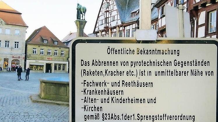 Der Rathausplatz ist keine Abschußrampe für Raketen.  Foto: Andreas Oswald