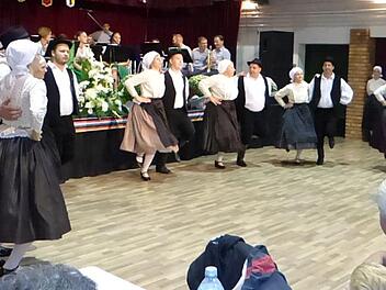 Die Pilisszentiváner Tanzgruppe gefiel mit ihrer flotten Darbietung. Foto: Klaus-Peter Wulf