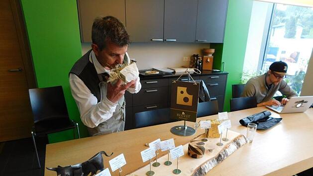 Erfassen mit allen Sinnen und Informationsaustausch waren beim Sommelier-Gipfel  gefragt. Foto:  Horst Wunner