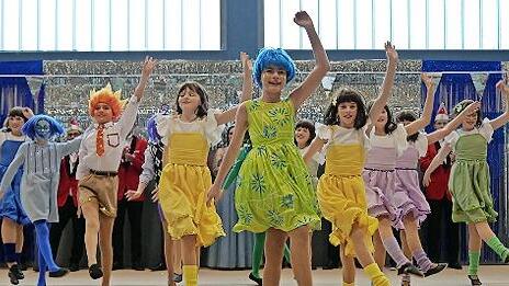 Die Linsenspitzer-Garde von Fidelia Reiterswiesen.