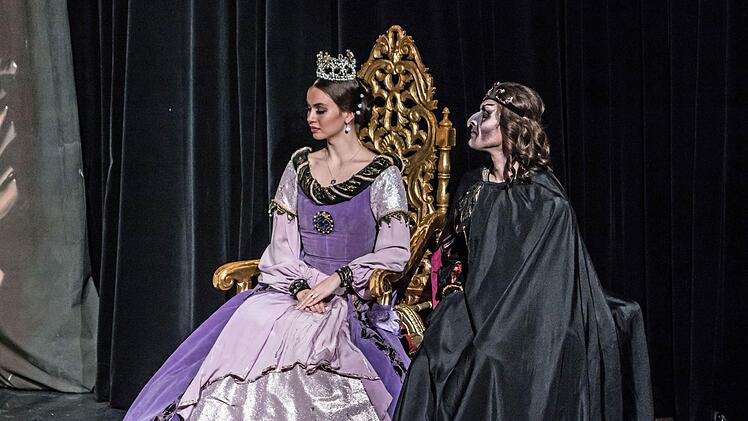 Impressionen vom "Schwanensee"-Gastspiel im Coburger Kongresshaus.Foto: Jochen Berger