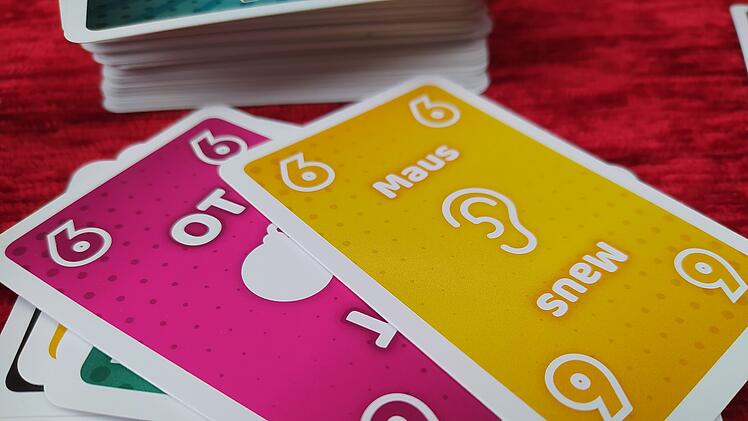 Spiele-Test Tick Tack Bumm Pocket: Mischung aus Mau Mau und Tick Tack