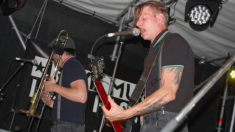 RANTANPLAN aus St. Pauli. Sauberer Skapunk in Reinkultur. Die Massen flippten aus beim samstäglichen Headliner.Foto: Rolf Krebs