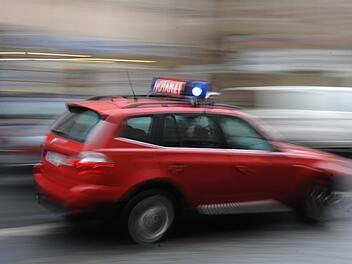 Zu zwei Unf&auml;llen ist es  im Kreis Ha&szlig;berge gekommen. In einem Schulbus in Knetzgau verletzte sich ein M&auml;dchen, in Theres wurde eine Frau angefahren. Symbolfoto: Ronald Rinklef