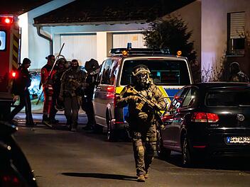 SEK stürmt Wohnung im Landkreis Bamberg - heftige Explosion hallt durch die Nacht