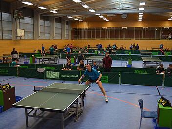 Eine makellose Bilanz: Zwar stehen noch drei Partien aus, der Aufstieg in die Tischtennis-Landesliga ist der DJK Eggolsheim um Ales Brandtl nach 15 Siegen aber nicht mehr zu nehmen.  Fotos: DJK Eggolsheim