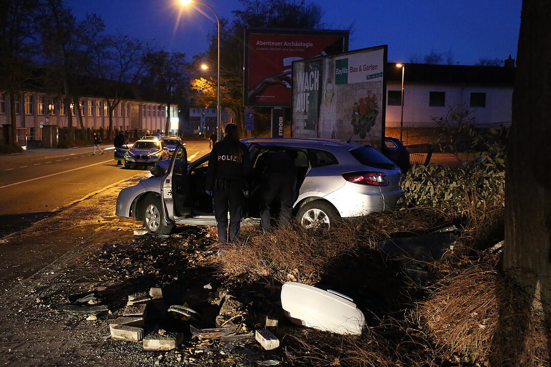 Auto überschlägt sich: Verletzter bei Unfall in Bayreuth