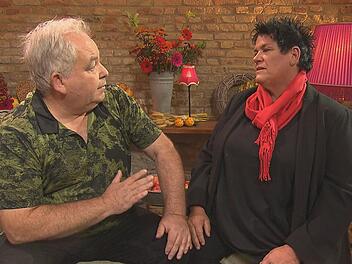 Frank will sich gegen&uuml;ber Gnadenhofbesitzerin Simone erkl&auml;ren.