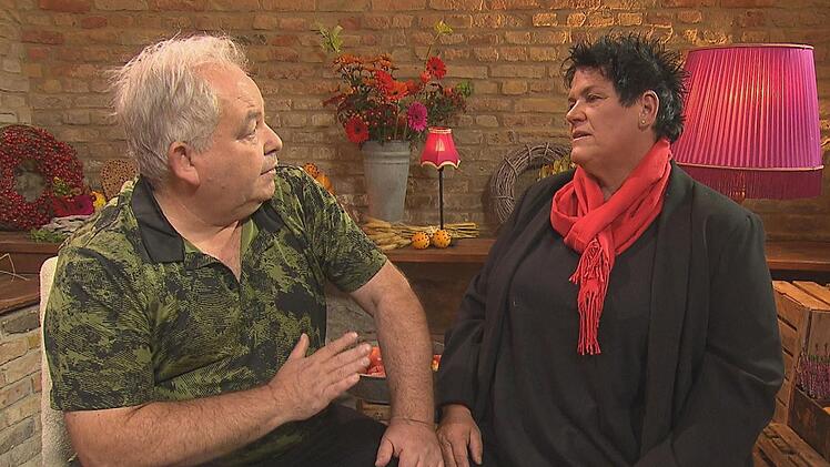 Frank will sich gegen&uuml;ber Gnadenhofbesitzerin Simone erkl&auml;ren.