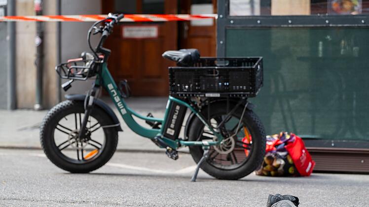 Taxifahrer soll Radler nach Streit angefahren haben