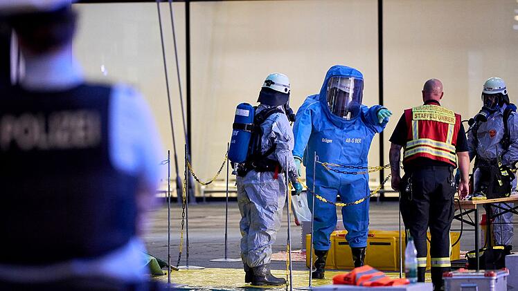 Polizei r&auml;umt BER-Terminal wegen m&ouml;glichen Gefahrguts