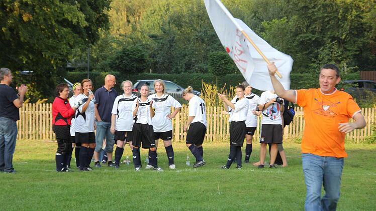 Die "Flippers" hatten sogar ihren "Fanclub" dabei Fotos: Kestel