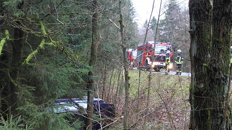 Der Wagen kam zwischen Lindau (Gemeinde Trebgast) und Leuchau (Stadt Kulmbach)  von der Straße ab. Foto: Jürgen Gärtner