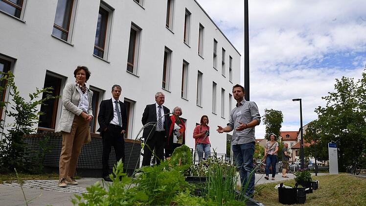 Einweihung Demonstrationsgarten der LWG am Schillerplatz 15. Foto: Ronald Rinklef