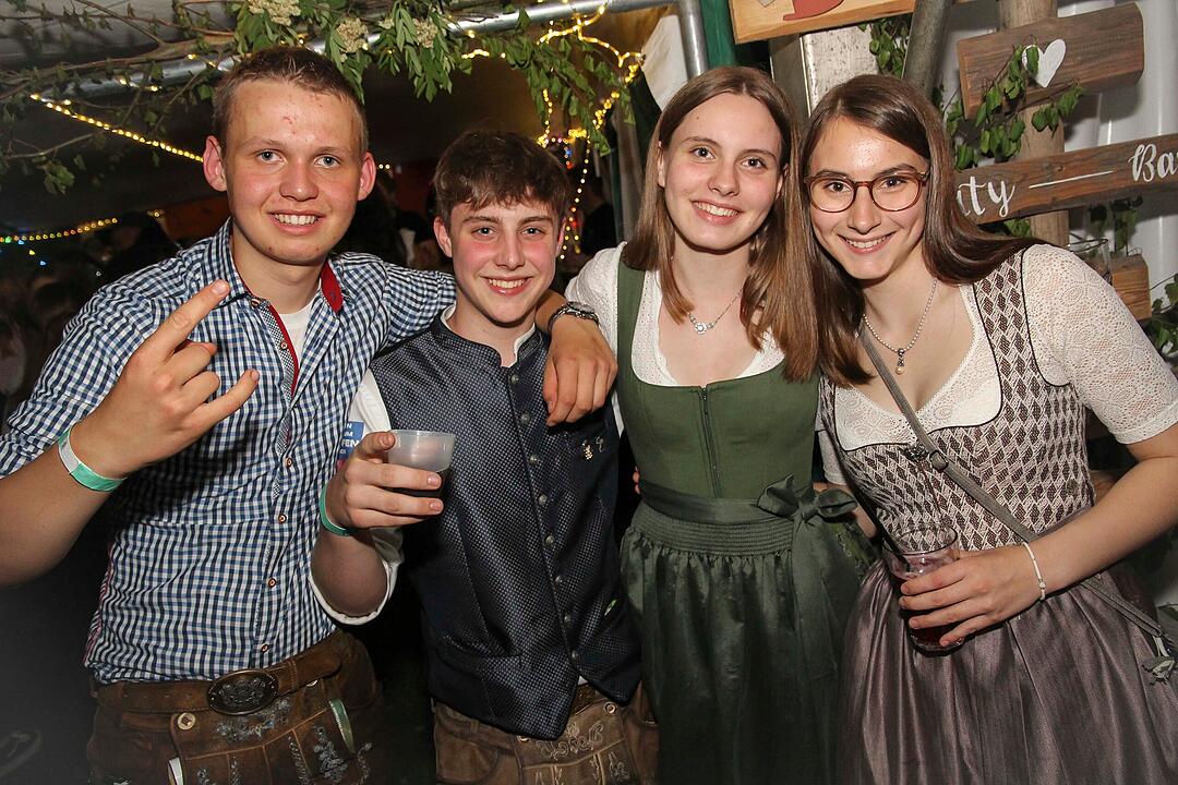 Gro&szlig;losnitz feiert!