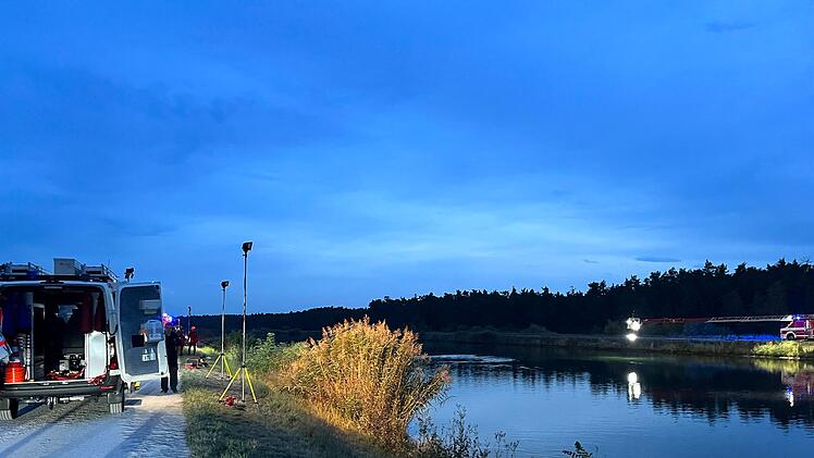 Großeinsatz an Schleuse Eibach in Nürnberg am 9. Oktober 2023: Radfahrerin sah leblose Person im Kanal