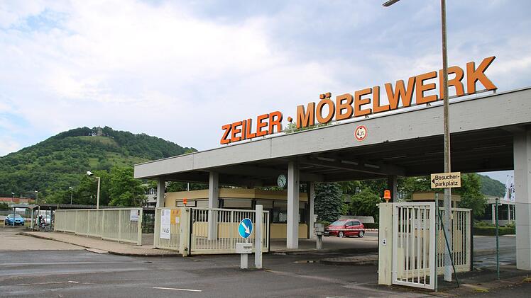 Die Zufahrt zum Zeiler Möbelwerk: In wenigen Wochen wird das Werk geschlossen, die Firma ist pleite. Fotos: Franziska Rieger
