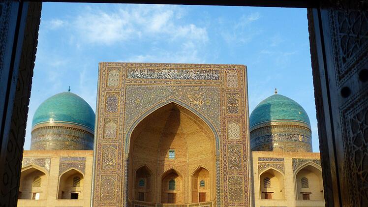 Viele halten den Registan im Zentrum von Samarkand auf der historischen Seidenstraße für einen der schönsten Plätze der Welt.