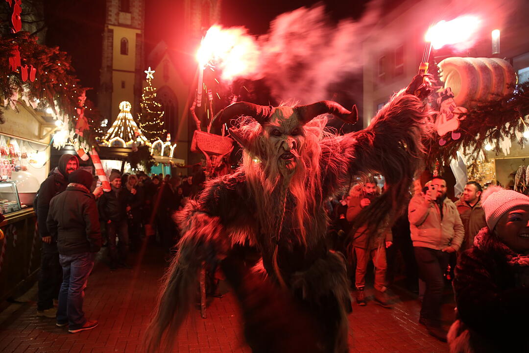 Oberfranken: Seltsame Gestalten auf dem Weihnachtsmarkt