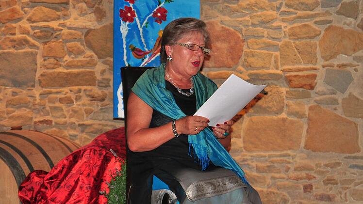 Roswitha Fliege aus Obertheres faszinierte mit der Geschichte "Das Sommerorchester" von Esther Tusquets.