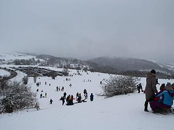 In den vergangenen Tagen war die Rhön Anlaufpunkt für zahlreiche Tagestouristen aus ganz Deutschland. Das Bild zeigt den Kreuzbergsattel. Foto: Johannes Schlereth