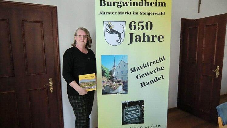 Christine Rottmund ist fürs Jubiläum gerüstet. Alle Fotos: Konrad Götz