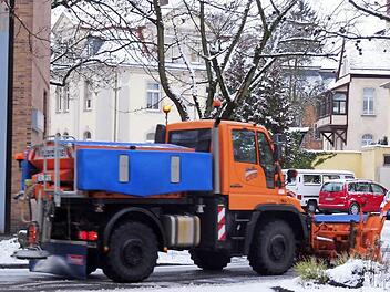 Der Winterdienst des CEB hatte alle Kräfte im Einsatz. Neun Fahrzeuge versuchten die Straßen vom Schnee frei zu halten. Foto: Jochen Berger