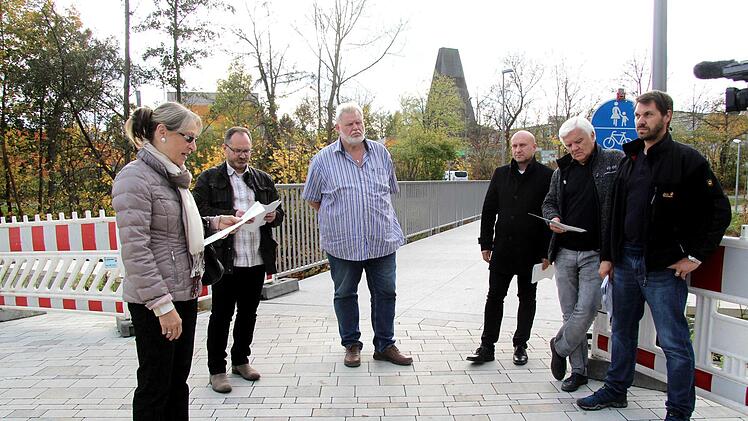 Renate Schroff, Thomas Nehr, Wilhelm Kleinlein, Dietmar Klenk, Gerhard Merkel und Christian Siebenhaar (v. l.) beim OrtsterminRichard Sänger