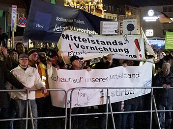 Habeck zu Bürgerdialog in Nürnberg: Bauernverband empfängt mit lautem Protest