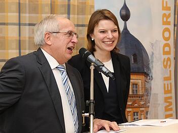 Der Memmelsdorfer Bürgermeister Johann Bäuerlein mit MdB Emmi Zeulner. Fotos: Matthias Hoch
