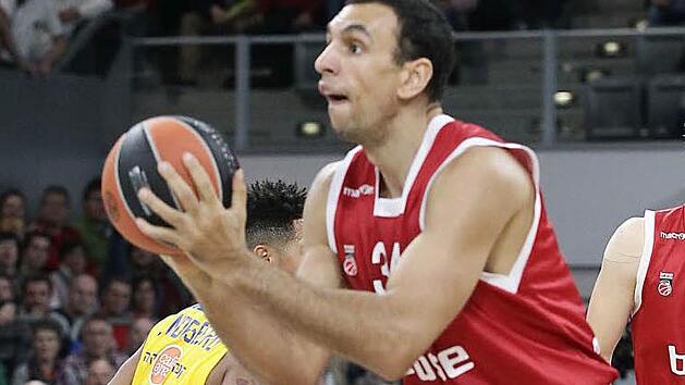 Yassin Idbihi kam in der vergangenen Saison bei Brose Bamberg in 26 Bundesliga-Eins&auml;tzen, in denen er durchschnittlich 8:21 Minuten auf dem Feld stand, auf 2,61 Punkte und 1,48 Rebounds im Schnitt. sportpress
