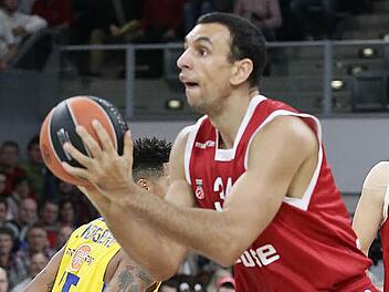 Yassin Idbihi kam in der vergangenen Saison bei Brose Bamberg in 26 Bundesliga-Eins&auml;tzen, in denen er durchschnittlich 8:21 Minuten auf dem Feld stand, auf 2,61 Punkte und 1,48 Rebounds im Schnitt. sportpress