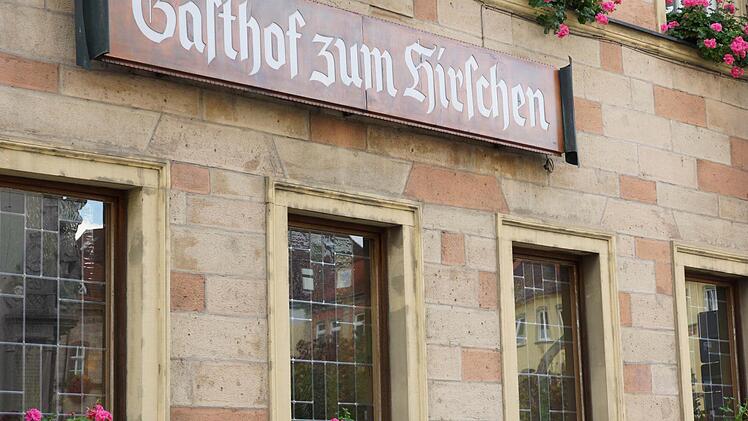 In die frühere Gaststätte "Zum Hirschen" sollen Flüchtlinge einziehen.Foto: Arkadius Guzy