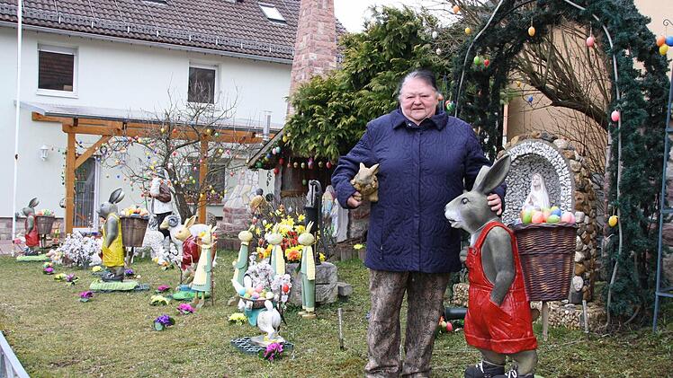 Auch an Ostern gestaltet die 74-jährige Irmgard Reith ihren Vorgarten mit viel Liebe zum Detail. Foto: Ralf Ruppert