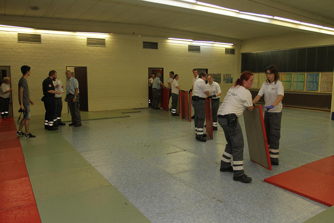 Ungeplante Einrichtung von Notunterkuenften fuer Asylbewerber