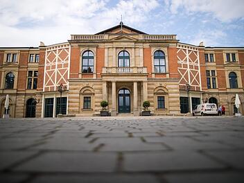 Die Bayreuther Festspiele beginnen am 25. Juli und enden heuer erst am 30. August. Und als Zugabe gibt es am 24. Juli noch ein Sonderkonzert. Foto: Daniel Karmann, dpa