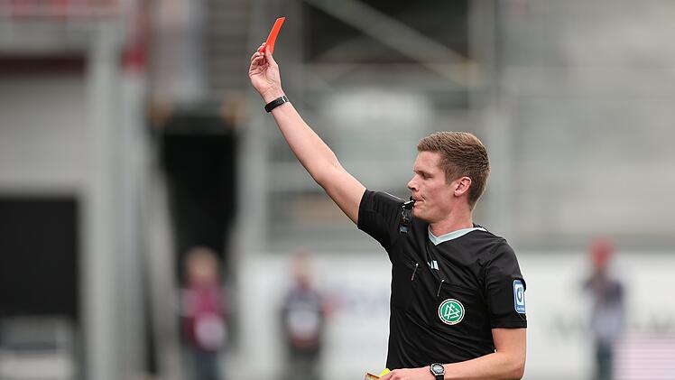 FCN-Bilanz unter Schiedsrichter Exner - er pfeift heute gegen SC Paderborn