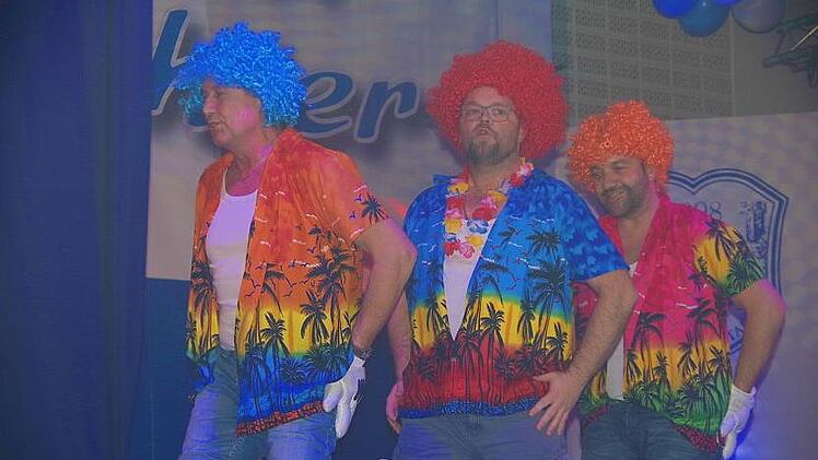 Kleine M&auml;nner mit kurzen Beinen: Das "Langst&auml;dter Dreigestirn" (Robert Vogel, Stefan Schmitt und Peter Kisch).