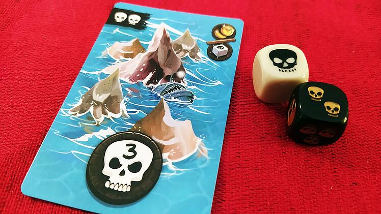 Pirate Tales im Test: Tolles Familienspiel mit Würfeln, Karten und Piraten