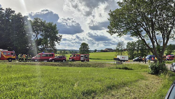 Scheunenbrand in Feuchtwangen - 170 Einsatzkr&auml;fte vor Ort
