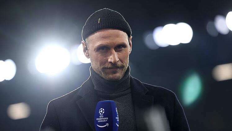 Jahrelang war Benedikt H&ouml;wedes einer der pr&auml;genden Spieler von Schalke 04. Sein Abgang war jedoch alles andere als gl&uuml;cklich.
