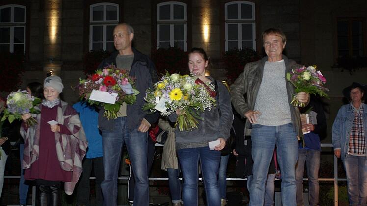 Getanzt und einen der Hauptpreise gewonnen haben (von links) Lisa Markard, Jürgen Zimermann, Nicole Schärpf und Eckhard Schreiter. Foto: Winfried Ehling