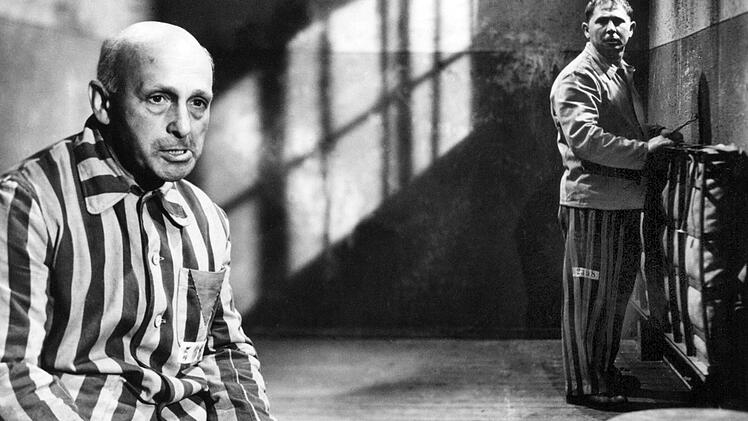 "Nackt unter W&ouml;lfen" - der erste und f&uuml;r viele Jahrzehnte einzige deutsche Film, der komplett im KZ spielt: Die Gefangenen Rose (Peter Sturm, links) und Pippig (Fred Delmare) sollen zum Reden gebracht werden.