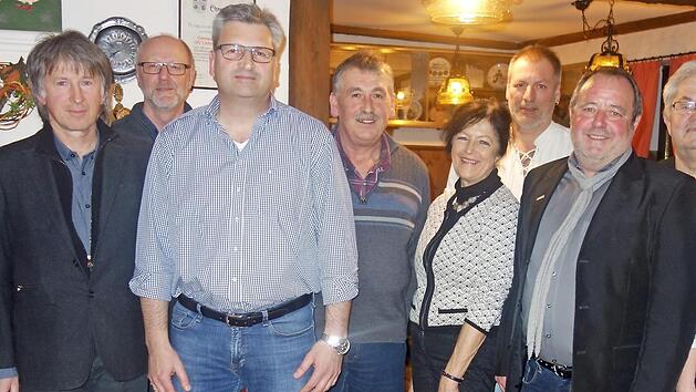 Es gab Neuerungen im Vorstand der GuB (v.l.): G&uuml;nter Engel, Uwe D&ouml;tschel, Bernhard Brand, Norbert Heymann, Martin Alex, Hannelore F&ouml;rster, Wolfgang Hoydem, Claus D&ouml;tschel, Claus H&ouml;cherich sowie Andrea Tschirge  Foto: Doris Weidner
