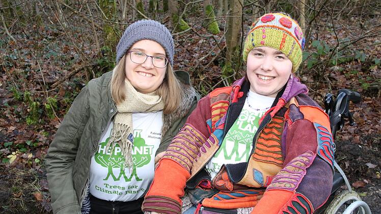 Fabiola Melchior und die Botschafterin für Klimagerechtigkeit Tamara Sahler gestalteten die "Mach mit bei der Plant-for-the-Planet - Akademie" in der Waldorfschule.