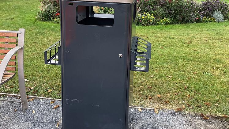 W&uuml;rzburg: Pfandregale werden getestet - "geordnete Entsorgung von Pfandflaschen"