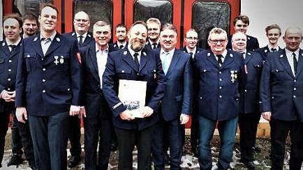 Ehrungen bei der Feuerwehr Schlömen  Foto: Werner Reißaus