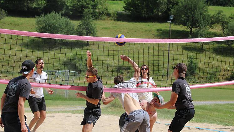 Beachvolleyball-Turnier in Oberbach. Sebastian Schmitt
