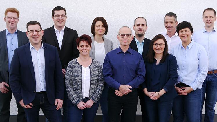 Die Kandidaten der Aktiven Bürger Markt Schondra (von links): Dirk Seidel, Marcus Markert, Tobias Fritzmann, Nicola Schneider, Nadine Leitsch, Horst Conze, Jürgen Rerst, Bettina Wirth, Reinfried Förster, Carmen Schaab und Heiko Kirchner. Oswald Türbl