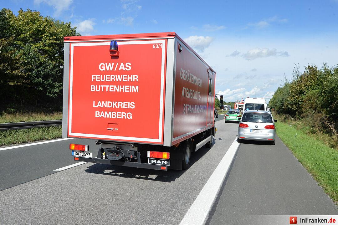 Unfall auf A73 bei Buttenheim: Lkw umgekippt